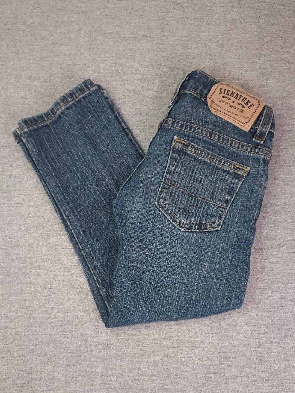 Levi's Signature Straight Leg Medium Wash Boys Regular Fit Size 5